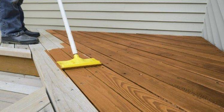 IS IT BETTER TO STAIN OR PAINT A DECK? PROS & CONS