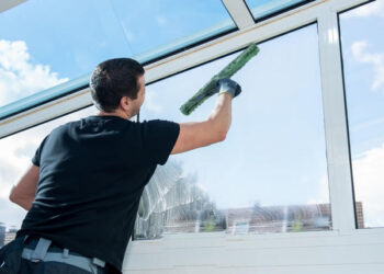 Finding a Reliable Window Cleaning Service for Offices