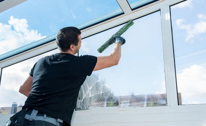 Finding a Reliable Window Cleaning Service for Offices